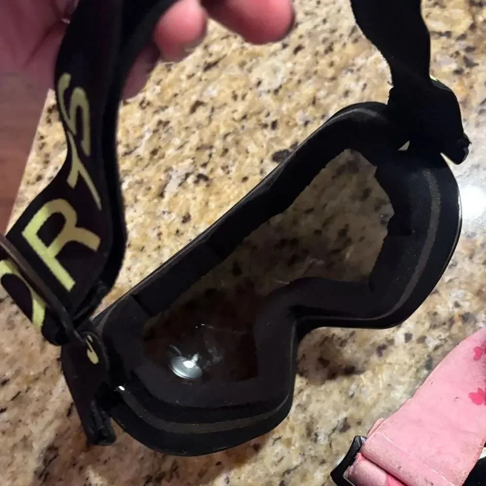 Amazon Kids Ski Goggles Set - Black and Pink
